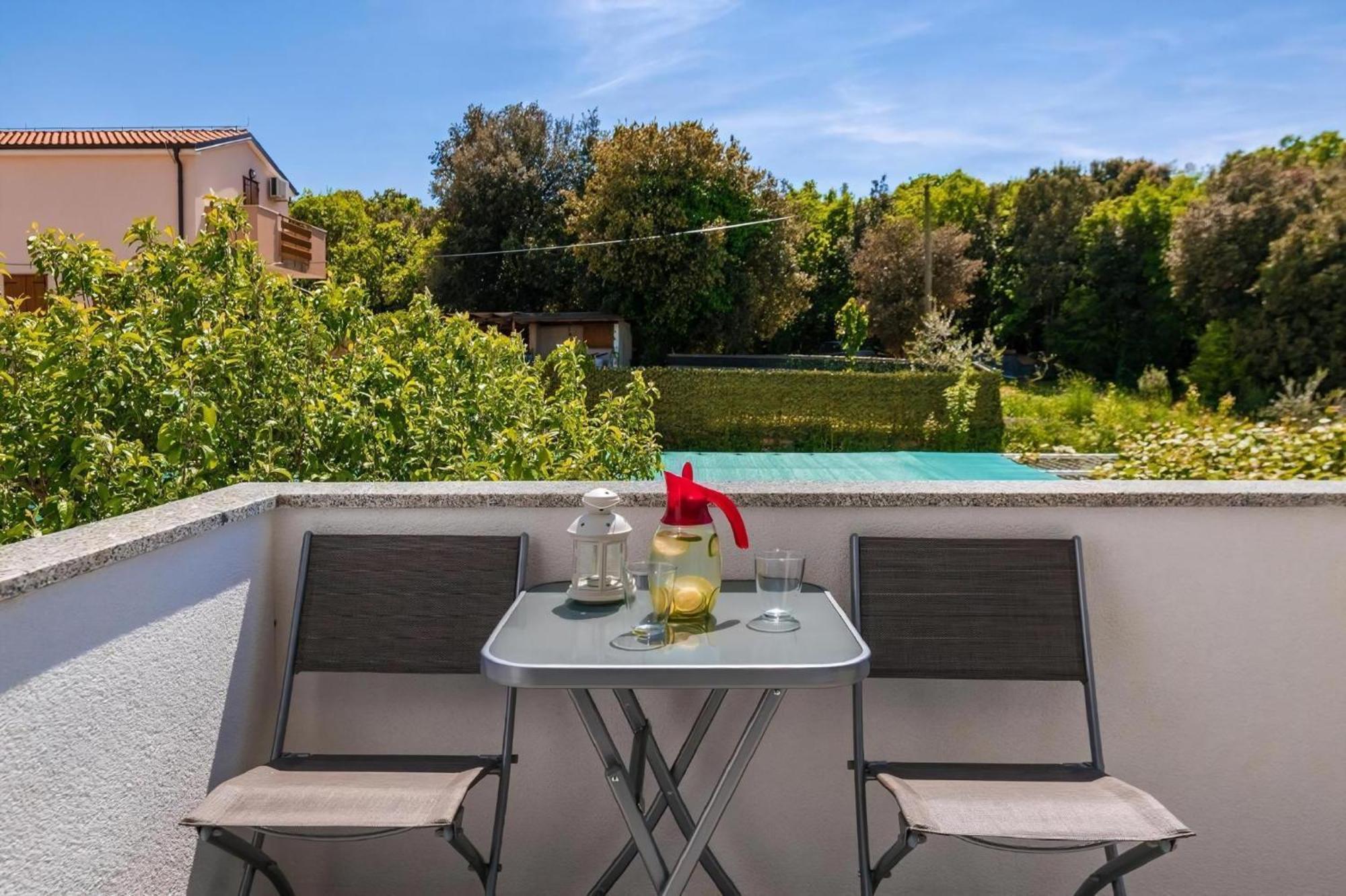 Lovric With Wellness 1 Apartment *